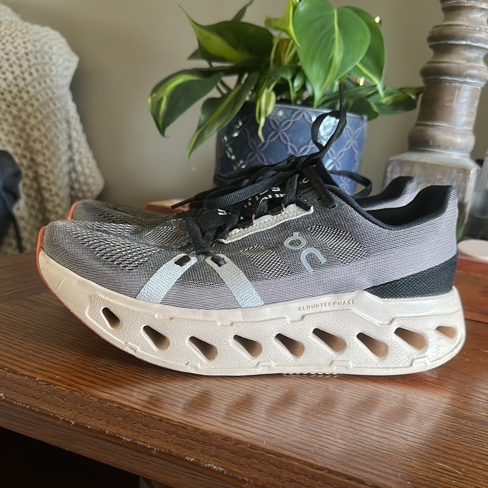 On Women's Black and Cream Athletic Shoes